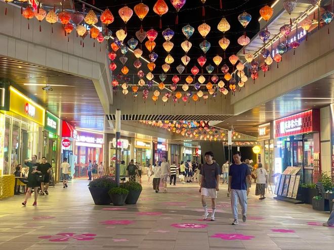 体近满铺运营年销售额突破18亿元瓦力棋牌试玩佘山大居首个商业综合(图2) 体近满铺运营年销售额突破18亿元瓦力棋牌试玩佘山大居首个商业综合(图2)